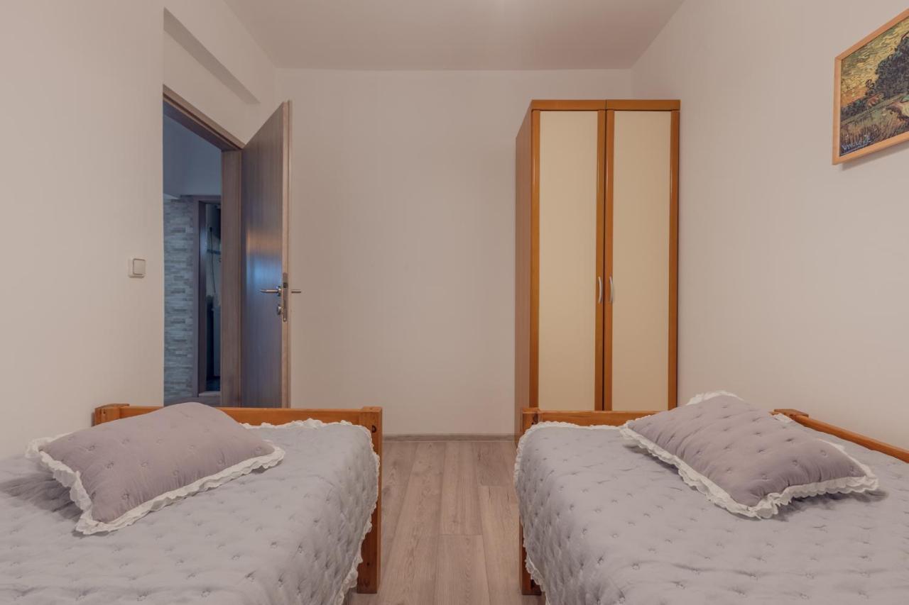 Holiday Home Insulam Mare Trogir Bagian luar foto