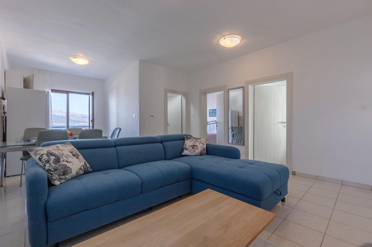 Holiday Home Insulam Mare Trogir Bagian luar foto