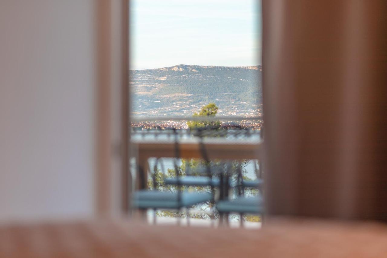 Holiday Home Insulam Mare Trogir Bagian luar foto
