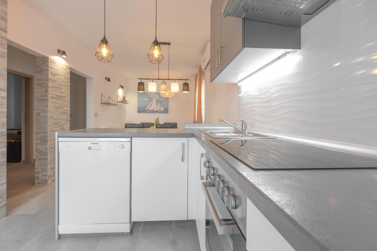 Holiday Home Insulam Mare Trogir Bagian luar foto