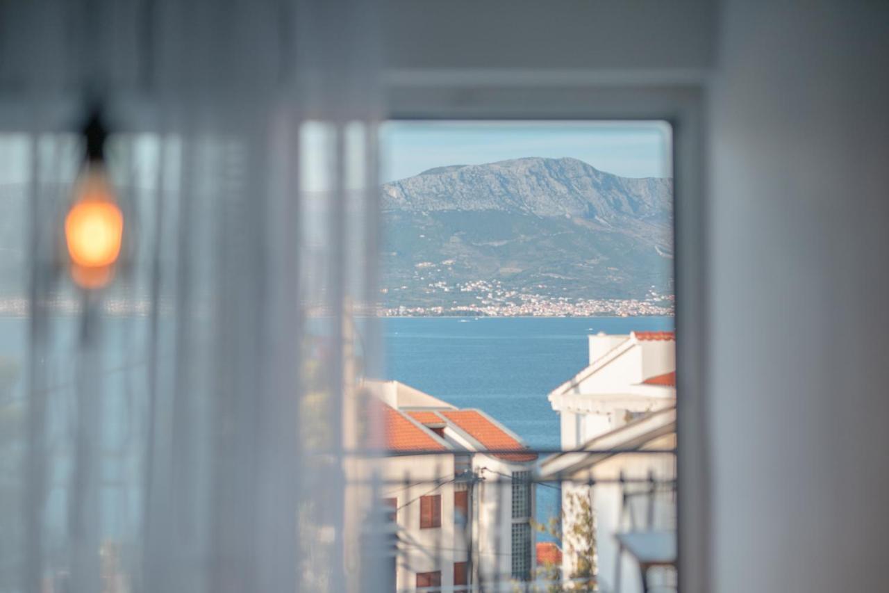Holiday Home Insulam Mare Trogir Bagian luar foto