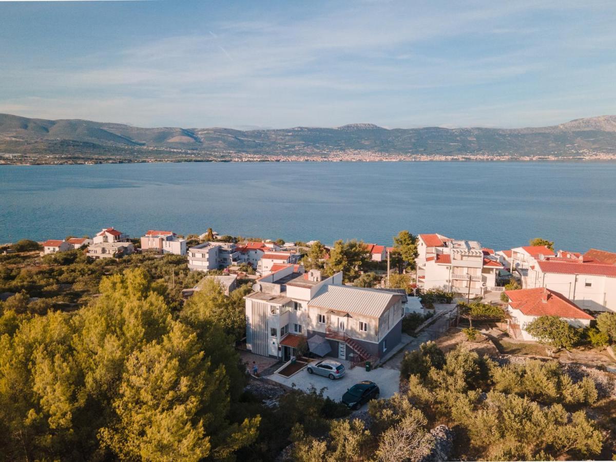 Holiday Home Insulam Mare Trogir Bagian luar foto
